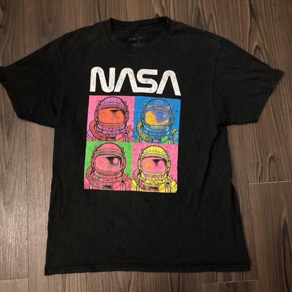 Men’s Vintage ‘NASA’ Astronaut Graphic Tee - Picture 1 of 4